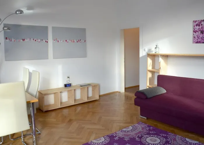 1090 * Viena