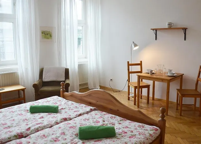 1090 * Viena